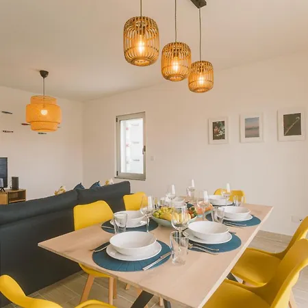 25 - Seaside Retreat